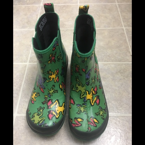 Dansko Other - SALE THIS WEEKEND 🧨🧨New Dansko Boots Kids Unisex Size 31 GOT RAIN☔️ BE PREPARED!